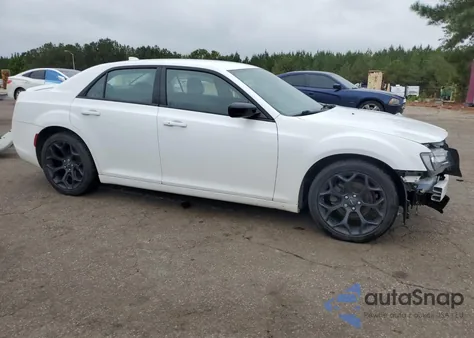 2019 Chrysler 300 Touring из США, поврежденный, VIN 2C3CCAAG2KH614184
